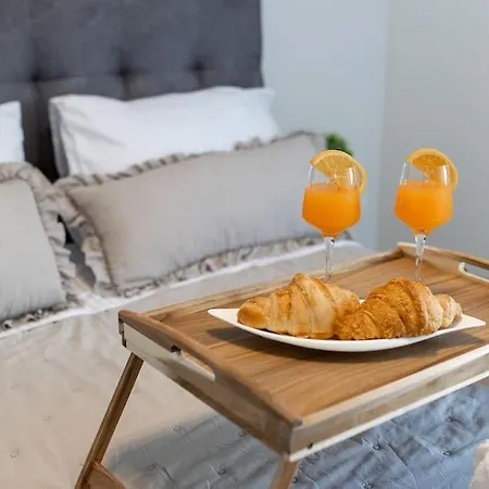 Mame S Privatnim Bazenom, Besplatnim Parkingom I Wi - Fi Kastela