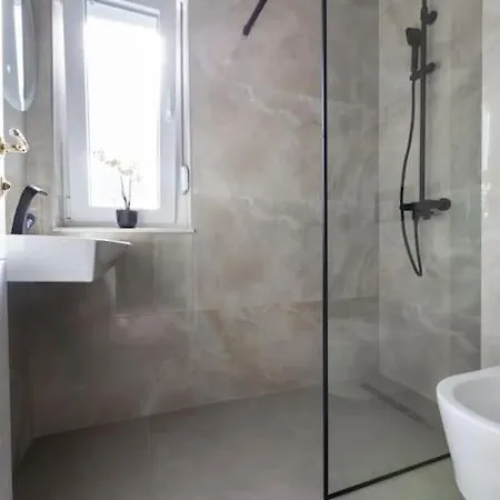 Apartman Mame S Privatnim Bazenom, Besplatnim Parkingom I Wi - Fi