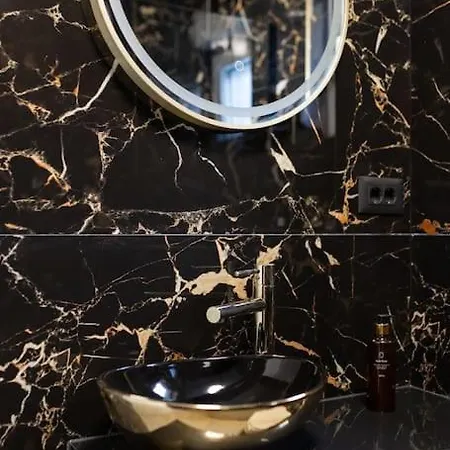 Mame S Privatnim Bazenom, Besplatnim Parkingom I Wi - Fi *