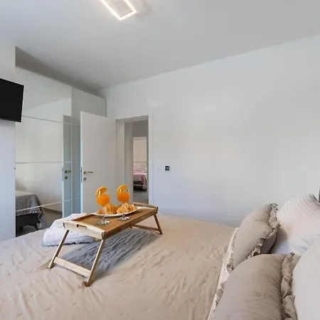 Apartman Mame S Privatnim Bazenom, Besplatnim Parkingom I Wi - Fi